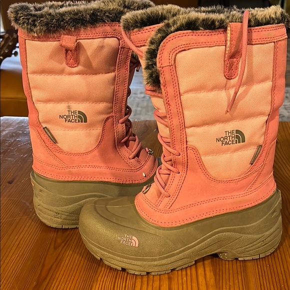 The North Face Pink and gray Insulated lined Boots - Picture 1 of 11